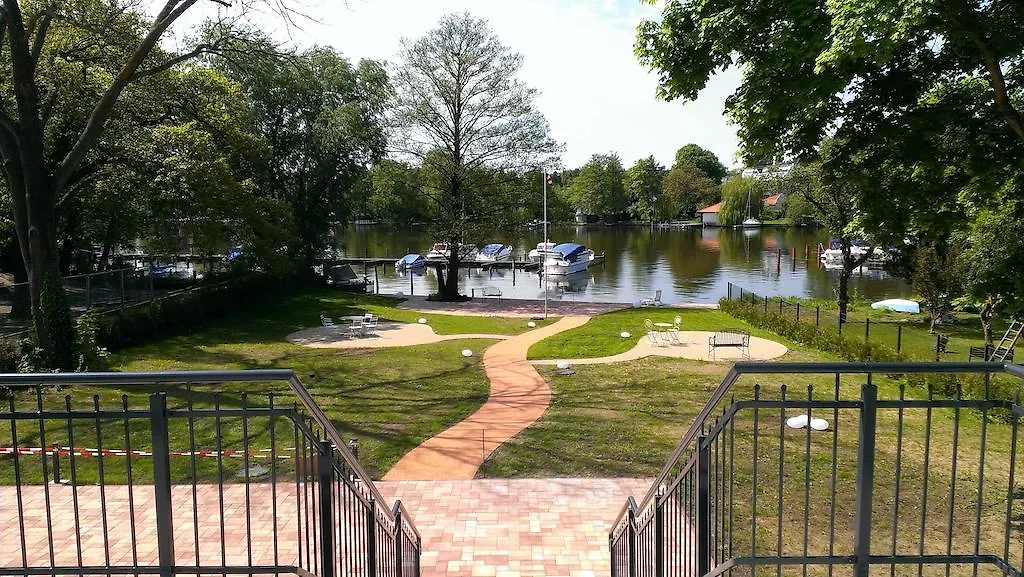 Haus Am See Berlino 0*,  Germania